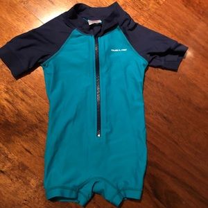Polarn O. Pyret rash guard 6-12 mos